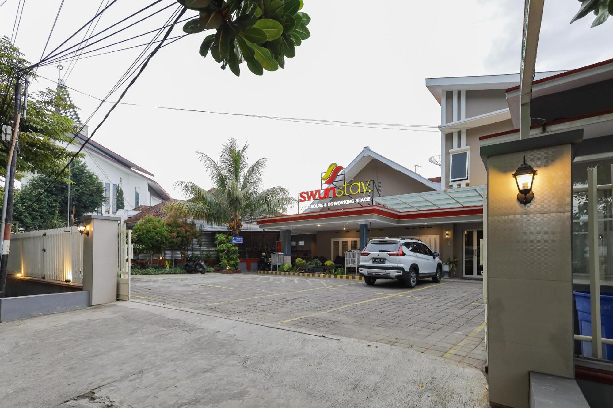 Reddoorz Plus At Swun Stay Raya Langsep Malang Exteriér fotografie
