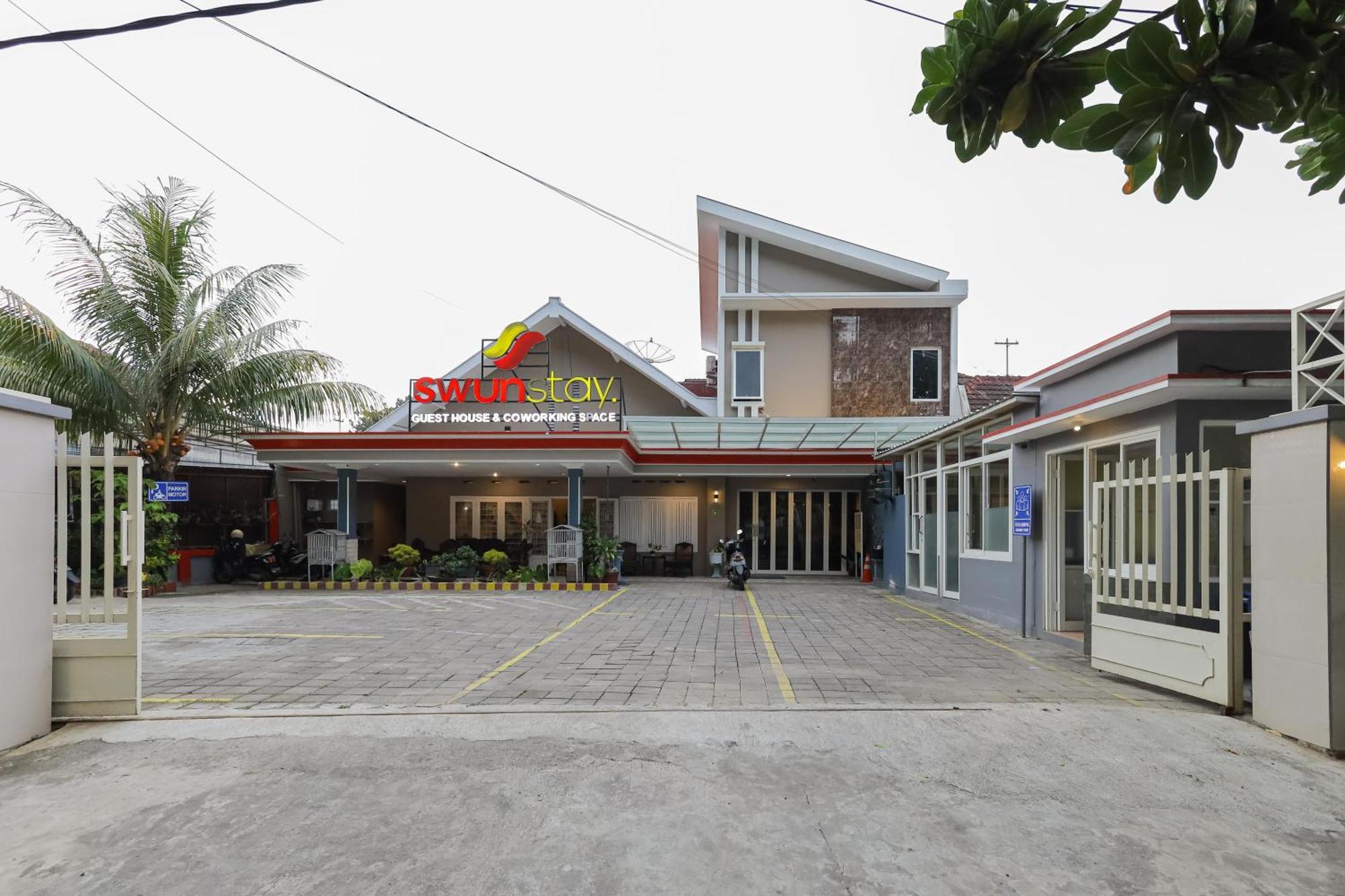 Reddoorz Plus At Swun Stay Raya Langsep Malang Exteriér fotografie
