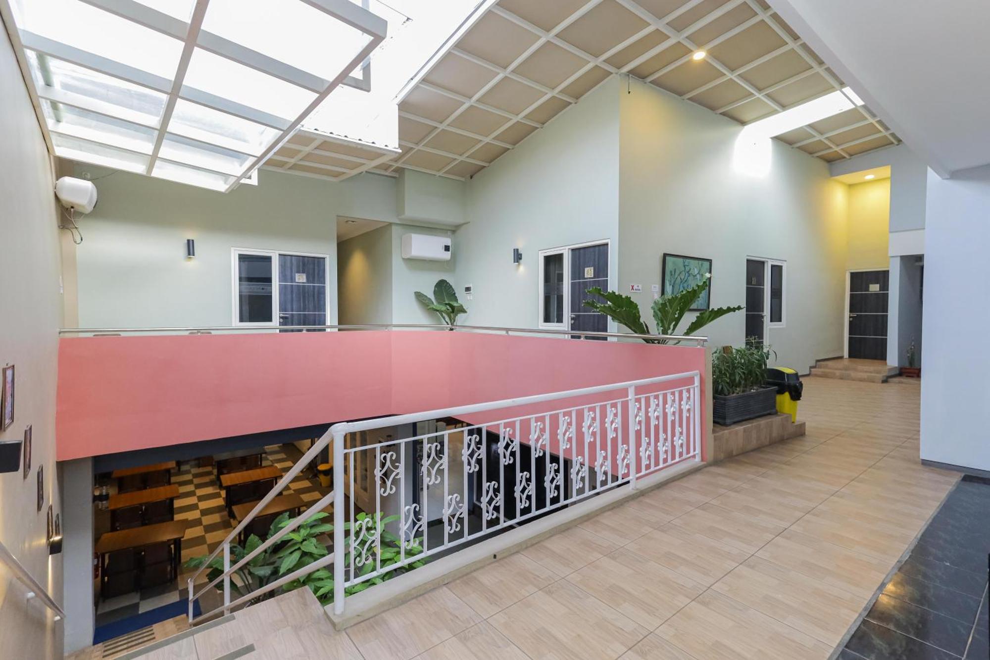 Reddoorz Plus At Swun Stay Raya Langsep Malang Exteriér fotografie