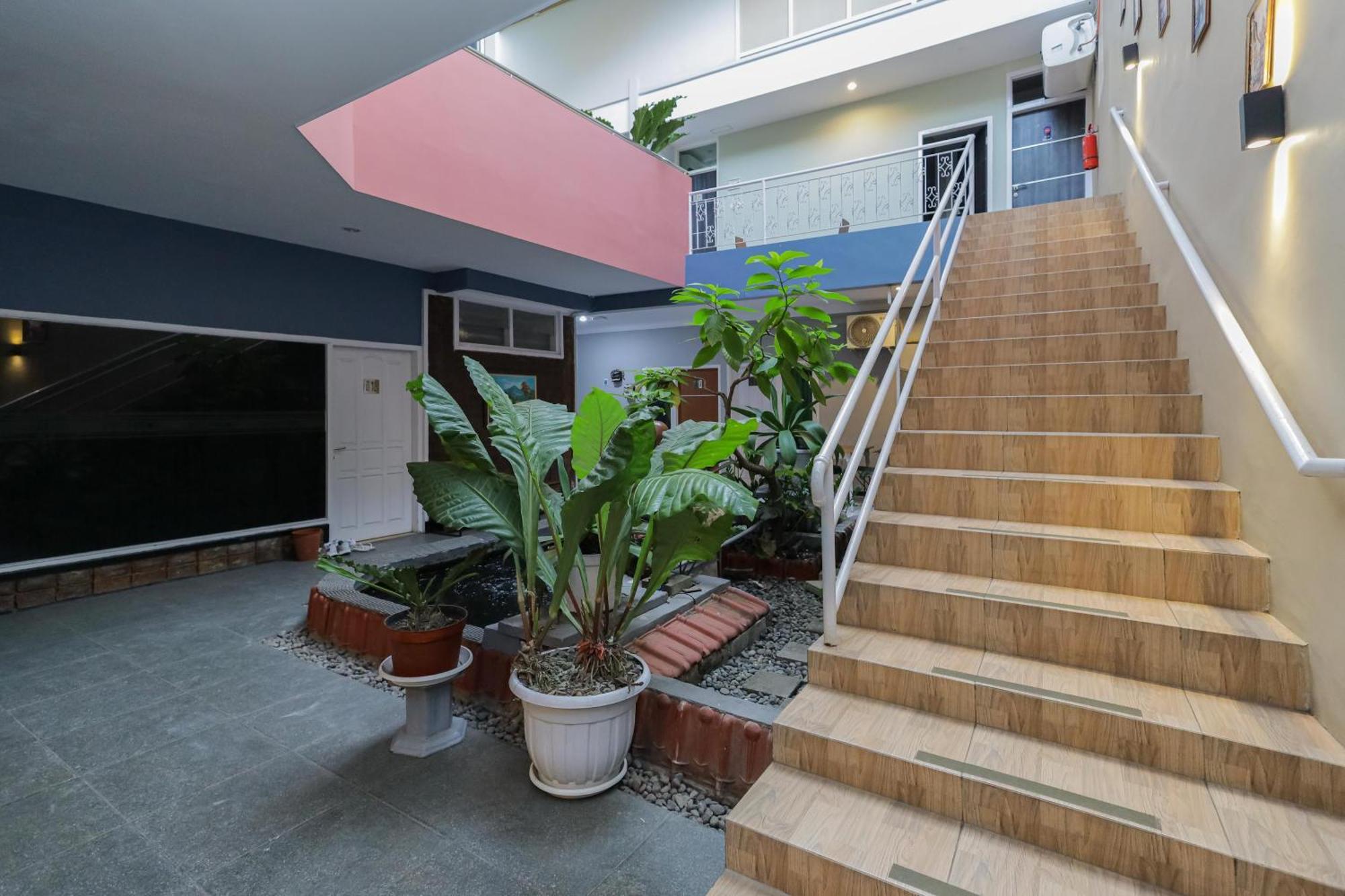 Reddoorz Plus At Swun Stay Raya Langsep Malang Exteriér fotografie
