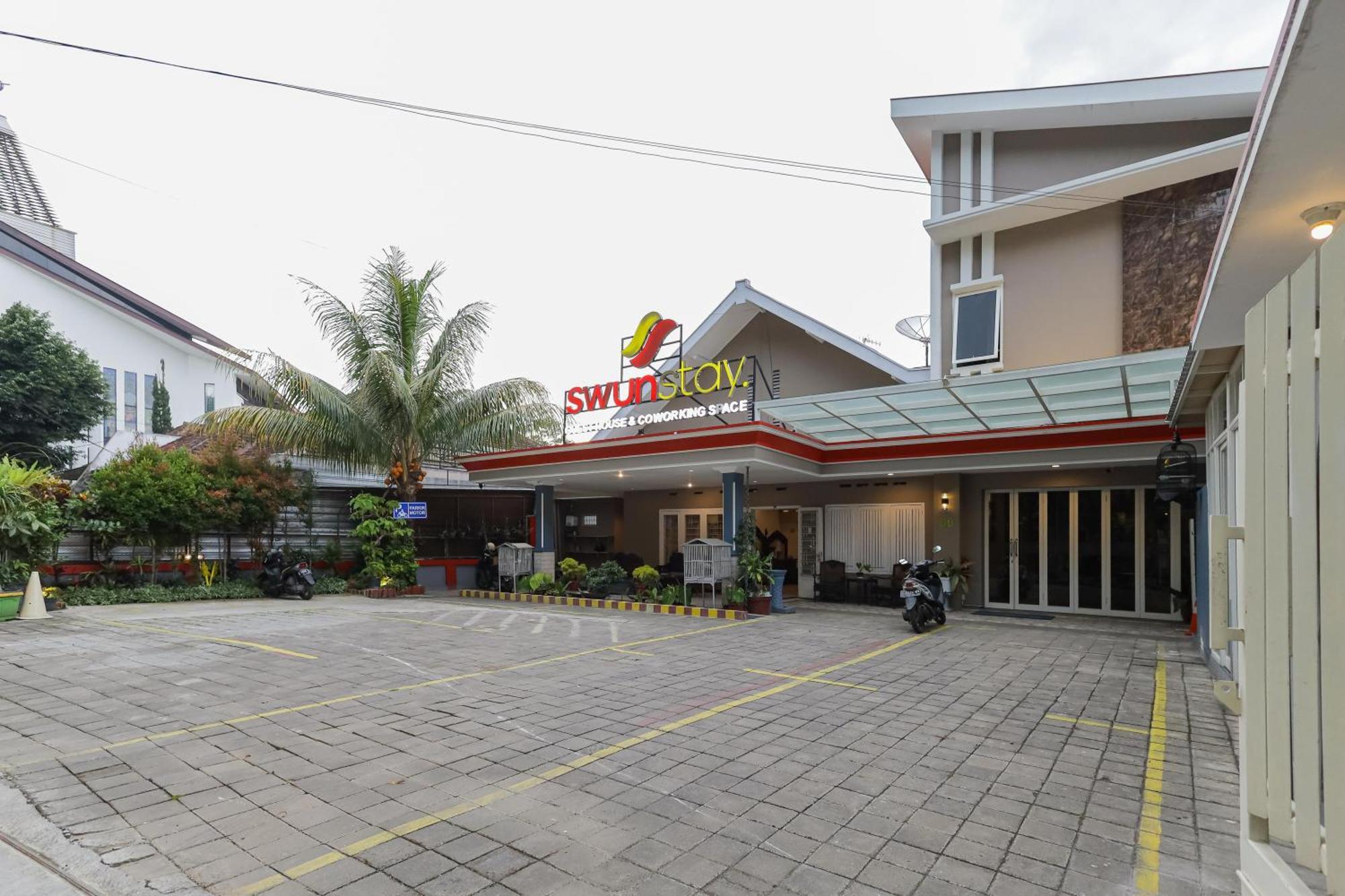 Reddoorz Plus At Swun Stay Raya Langsep Malang Exteriér fotografie