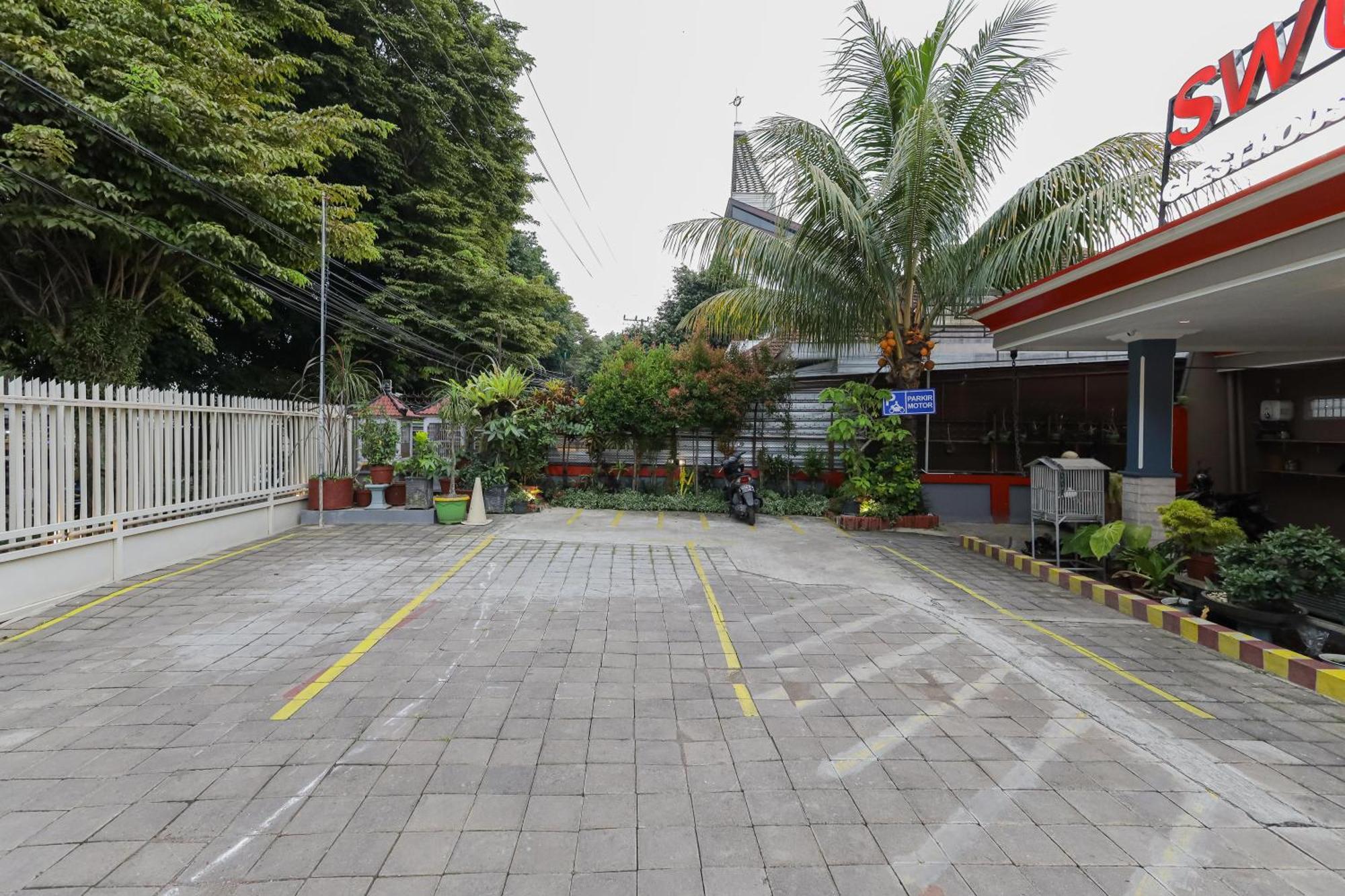 Reddoorz Plus At Swun Stay Raya Langsep Malang Exteriér fotografie