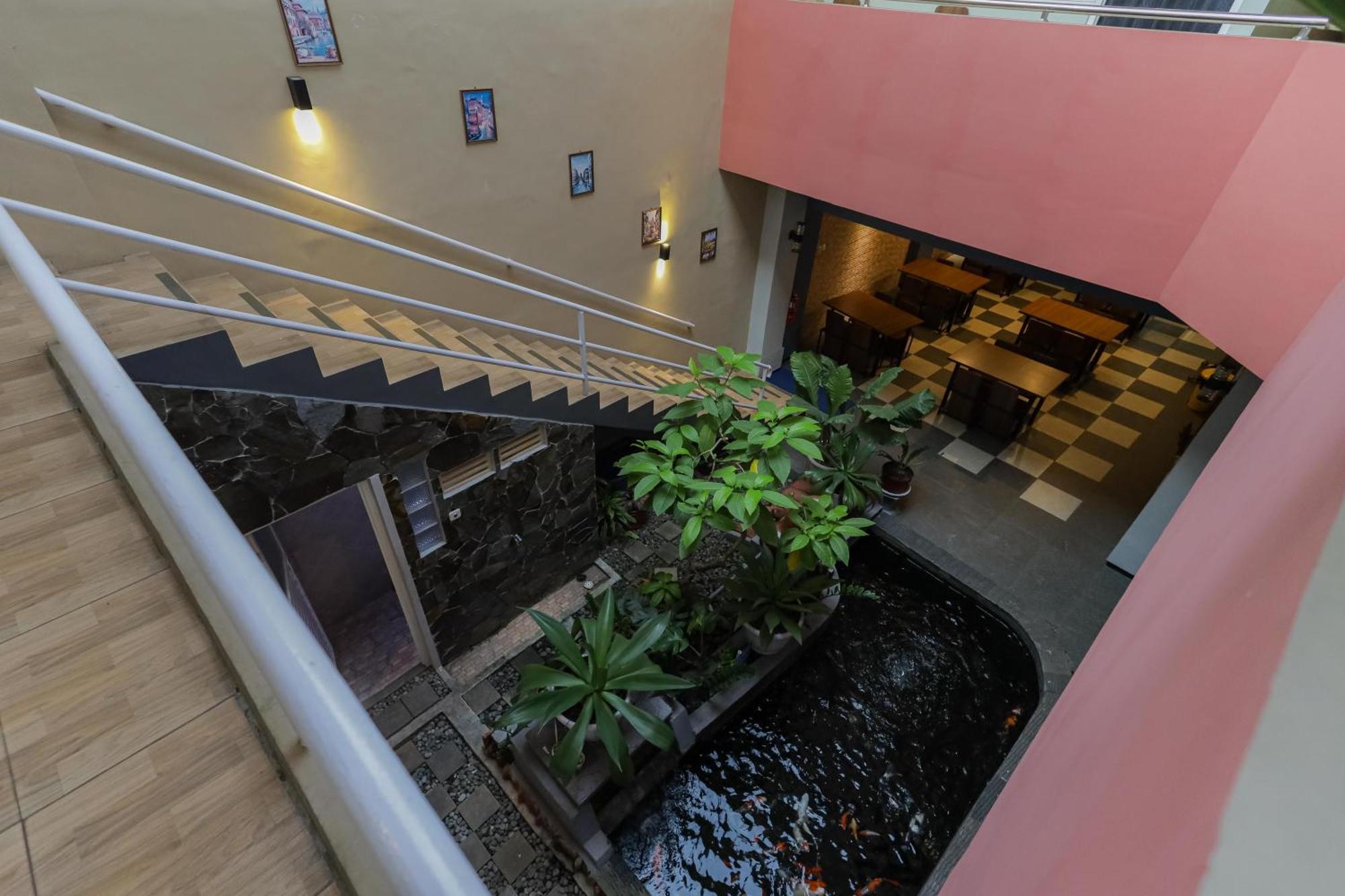Reddoorz Plus At Swun Stay Raya Langsep Malang Exteriér fotografie