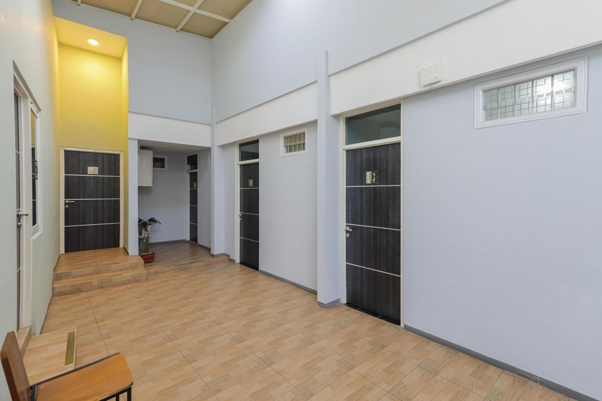 Reddoorz Plus At Swun Stay Raya Langsep Malang Exteriér fotografie