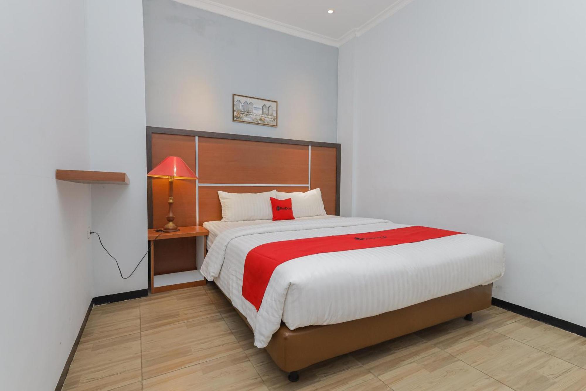 Reddoorz Plus At Swun Stay Raya Langsep Malang Exteriér fotografie