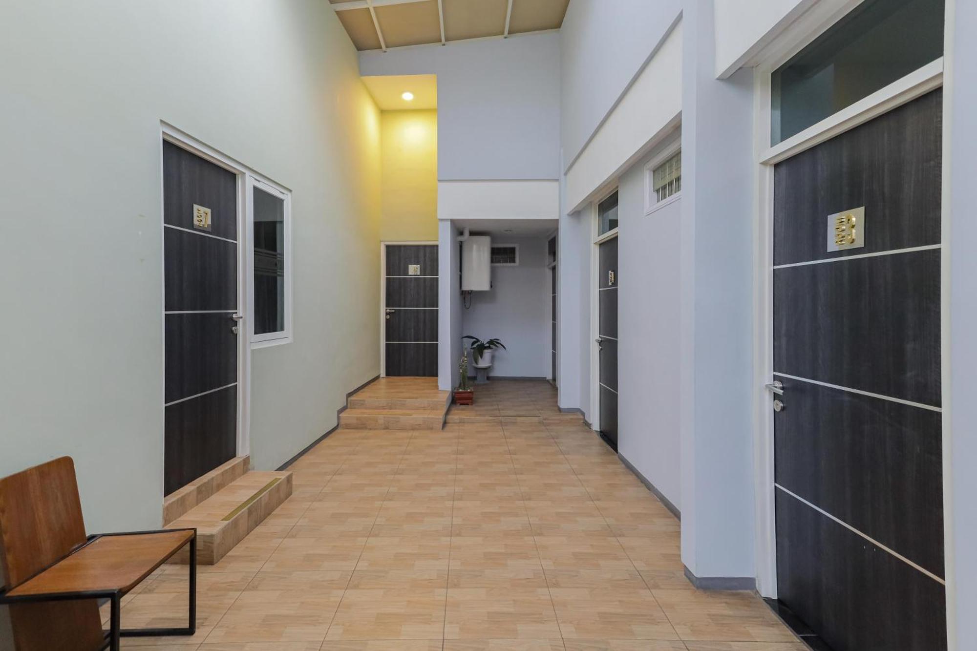 Reddoorz Plus At Swun Stay Raya Langsep Malang Exteriér fotografie