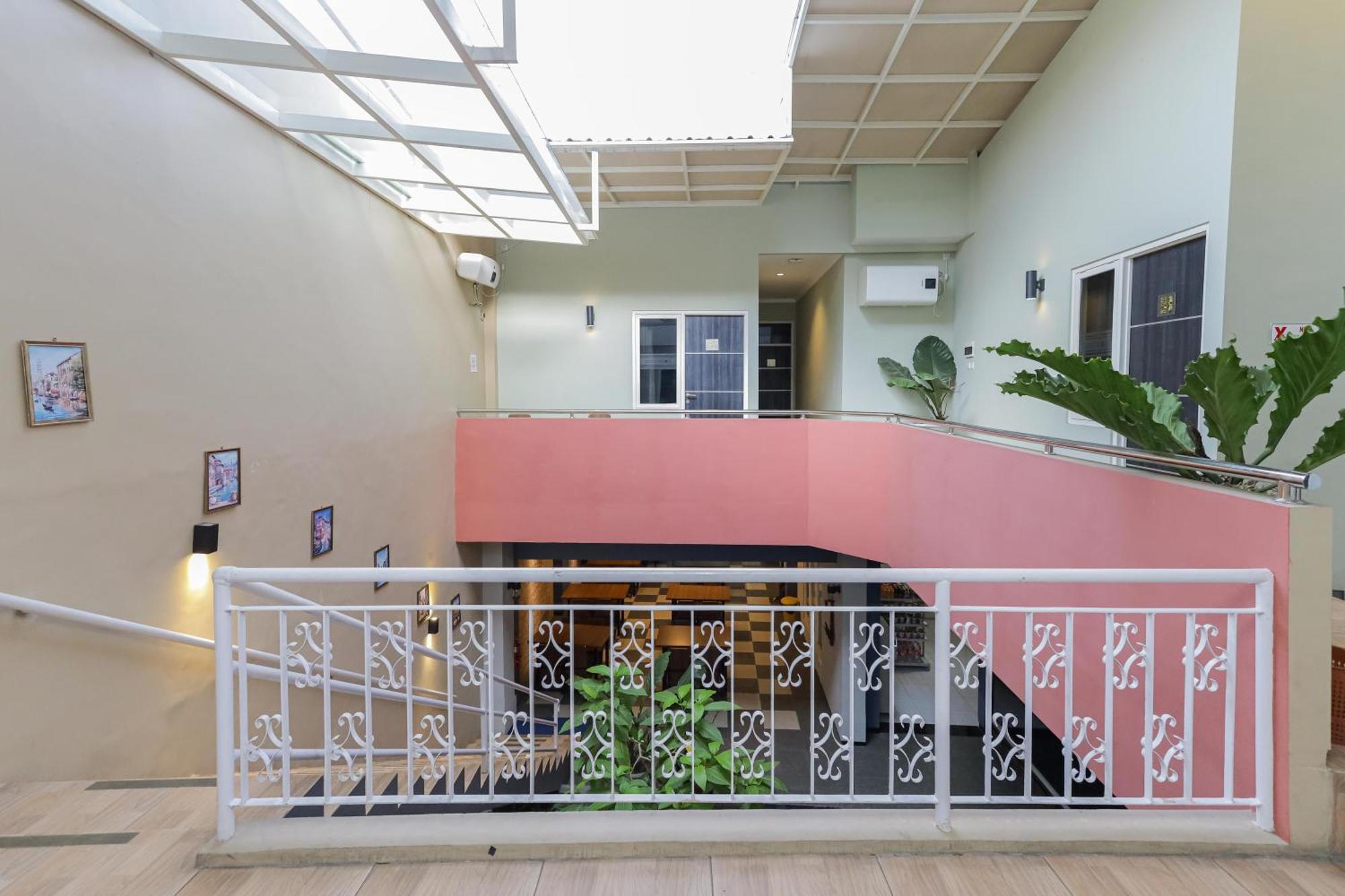 Reddoorz Plus At Swun Stay Raya Langsep Malang Exteriér fotografie