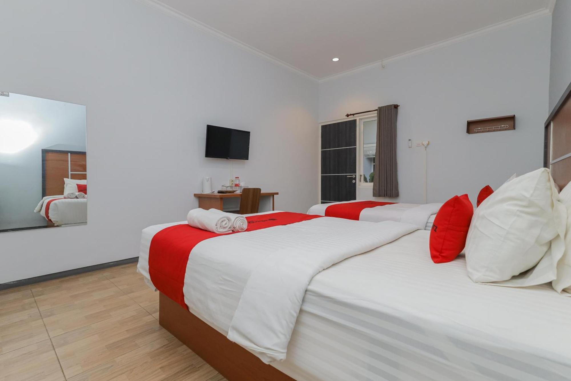 Reddoorz Plus At Swun Stay Raya Langsep Malang Exteriér fotografie